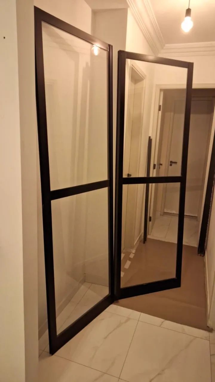 Porta de correr preta de alumínio  para sacada  - Foto 2