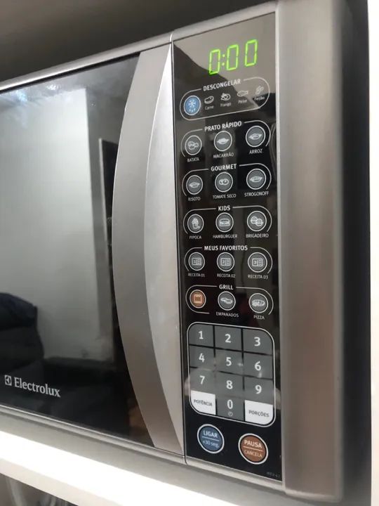 Microondas Electrolux grill prateado  - Foto 2