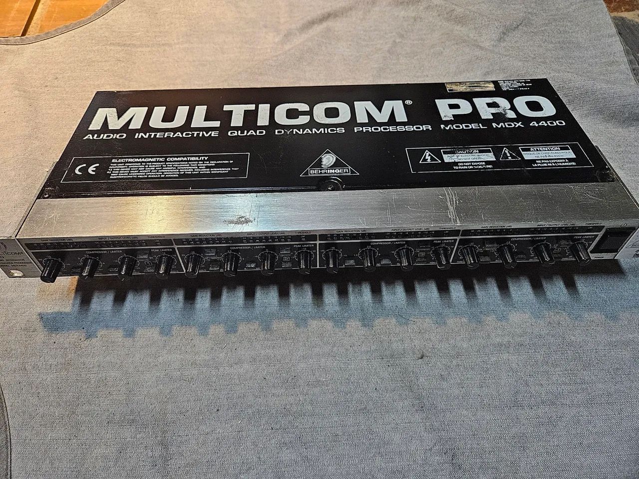 Multicom pro MDX 4400 profissional 
