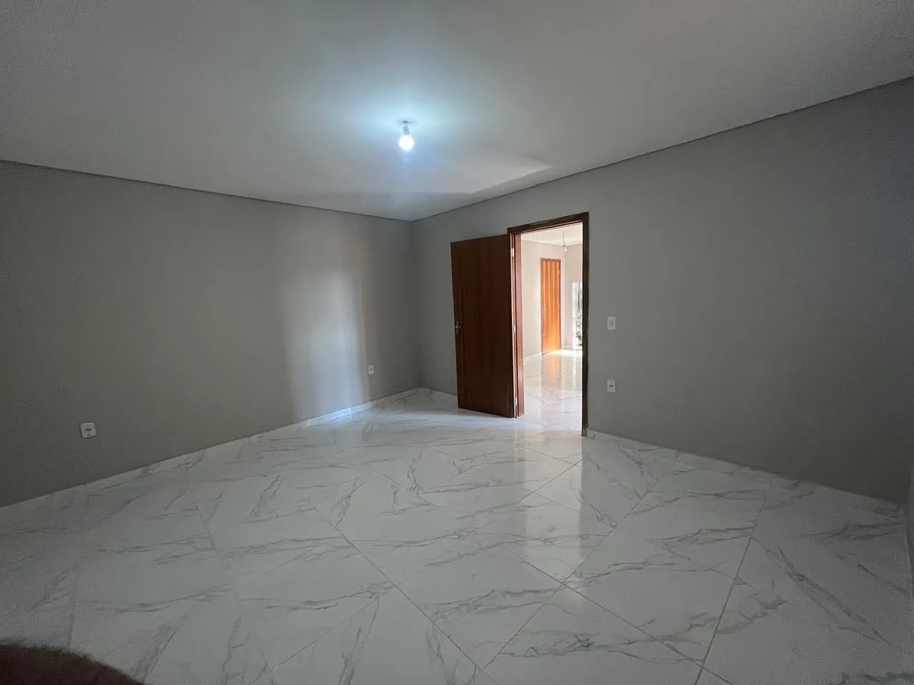Casa 2 quartos água e luz incluso
