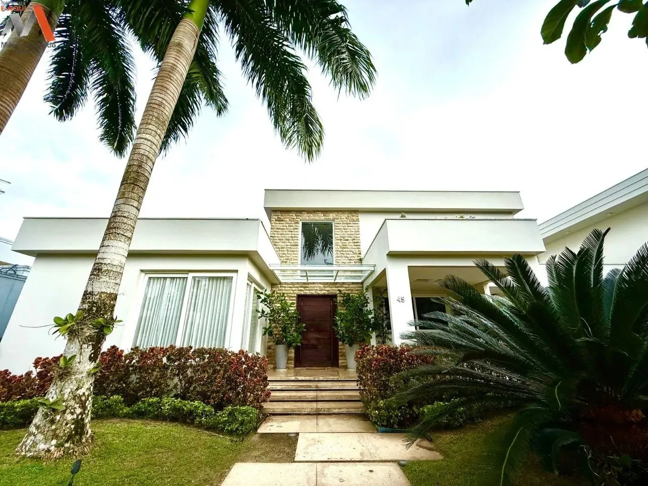 -COP 30 - CASA DE 2 PAVIMENTOS COM 4 SUÍTES + GABINETE NO CONDOMÍNIO ÁGUA CRISTAL -ÁREA PR