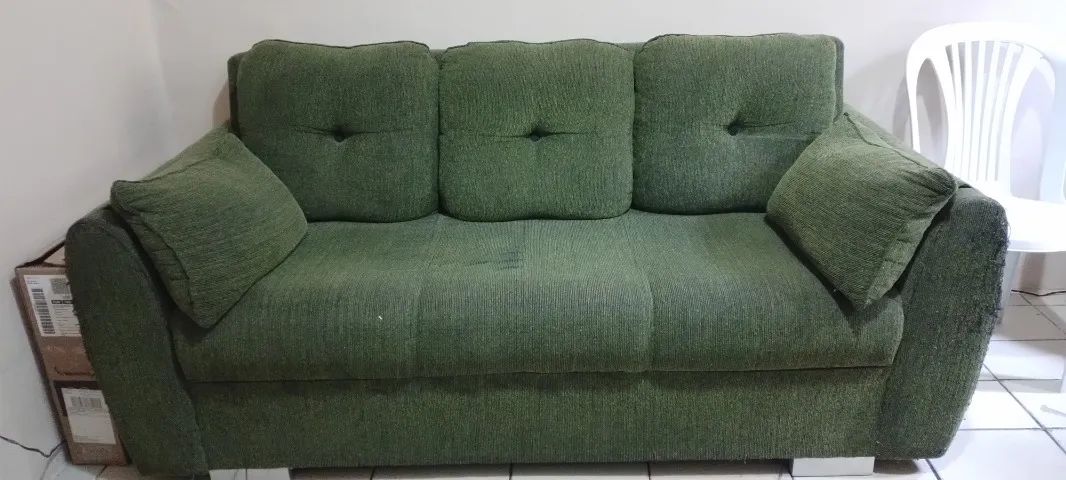 Sofá três lugares