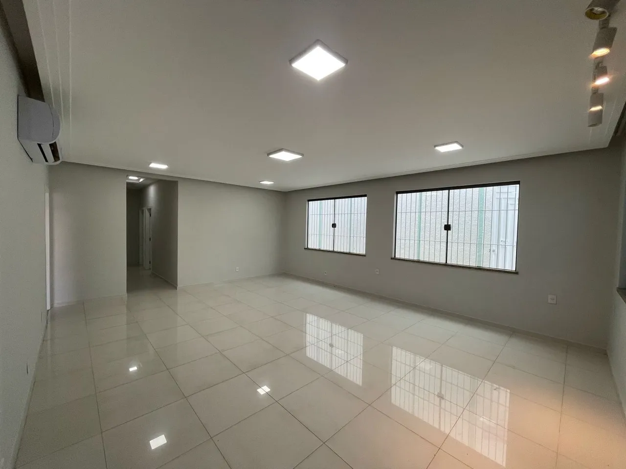 Casa com 3 quartos e piscina para locação, próximo ao shopping - embratel