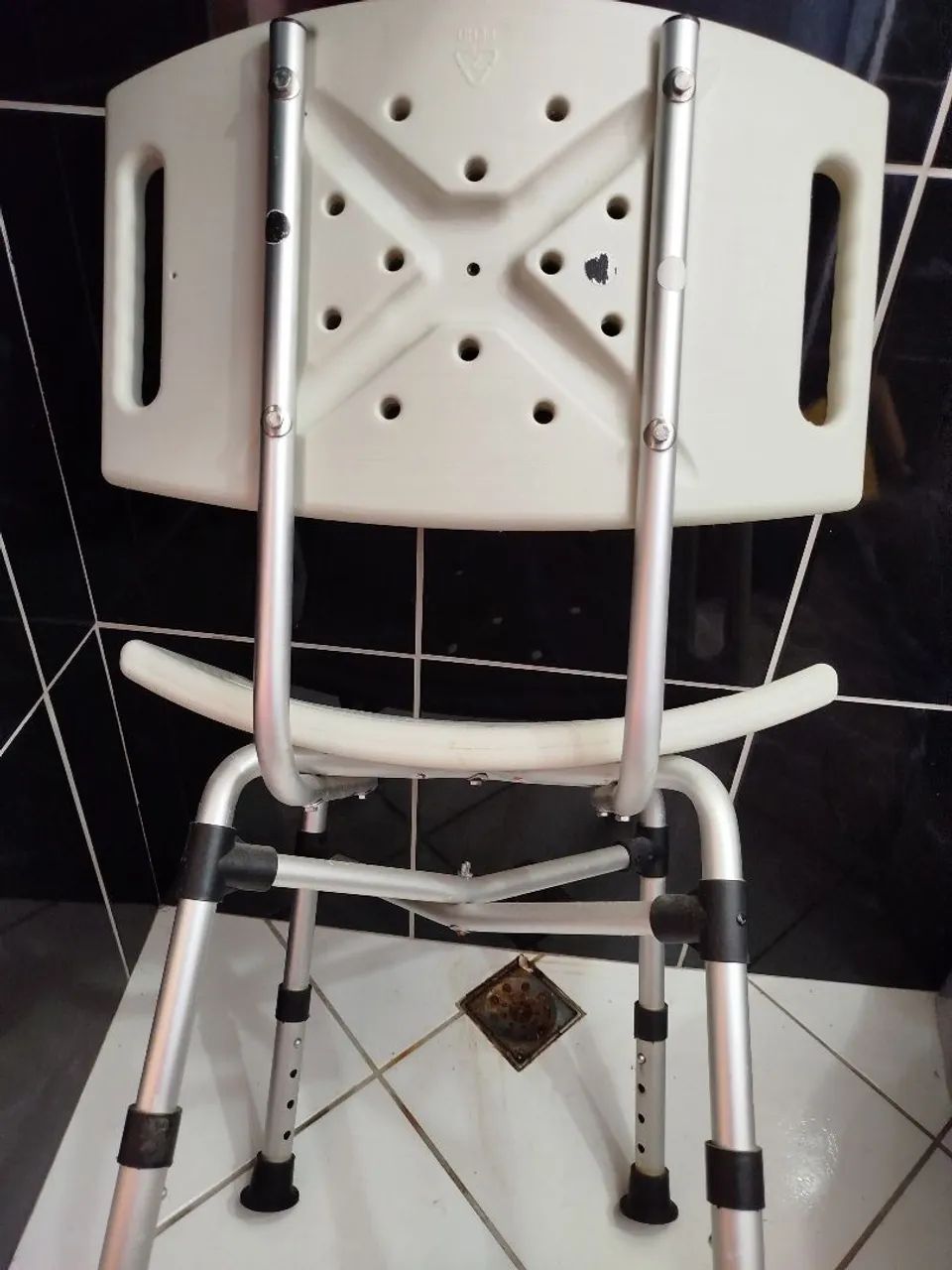   Cadeira banho com pés reguláveis - Foto 3