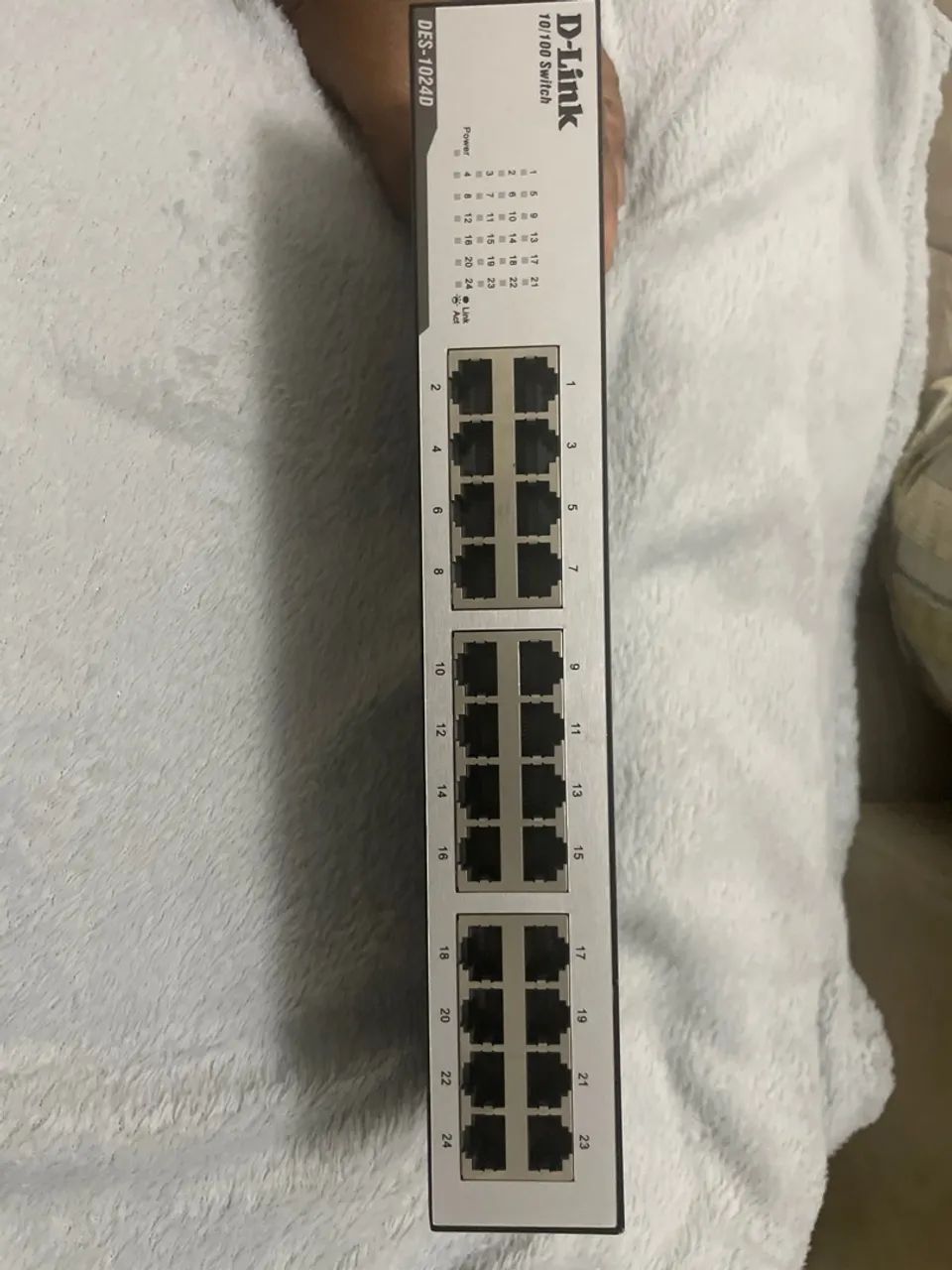 VENDO Switch de rede D-link Des -1024D com 24 10/100 MBPS - Foto 3