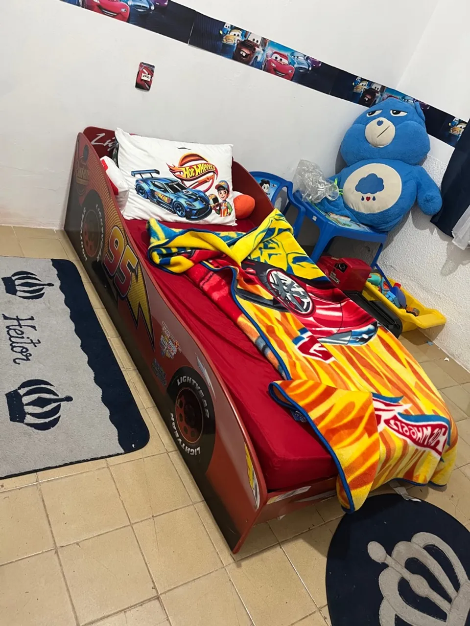 Cama dos carros infantil solteiro