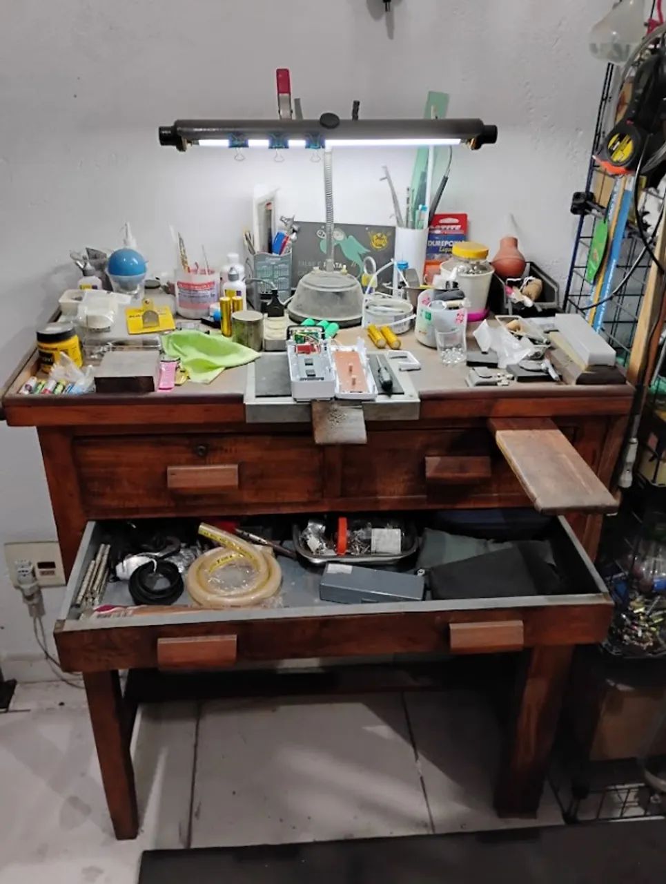 Bancada Para Cravador ou Ourives da decada dos anos 50 em perfeito estado. - Foto 2