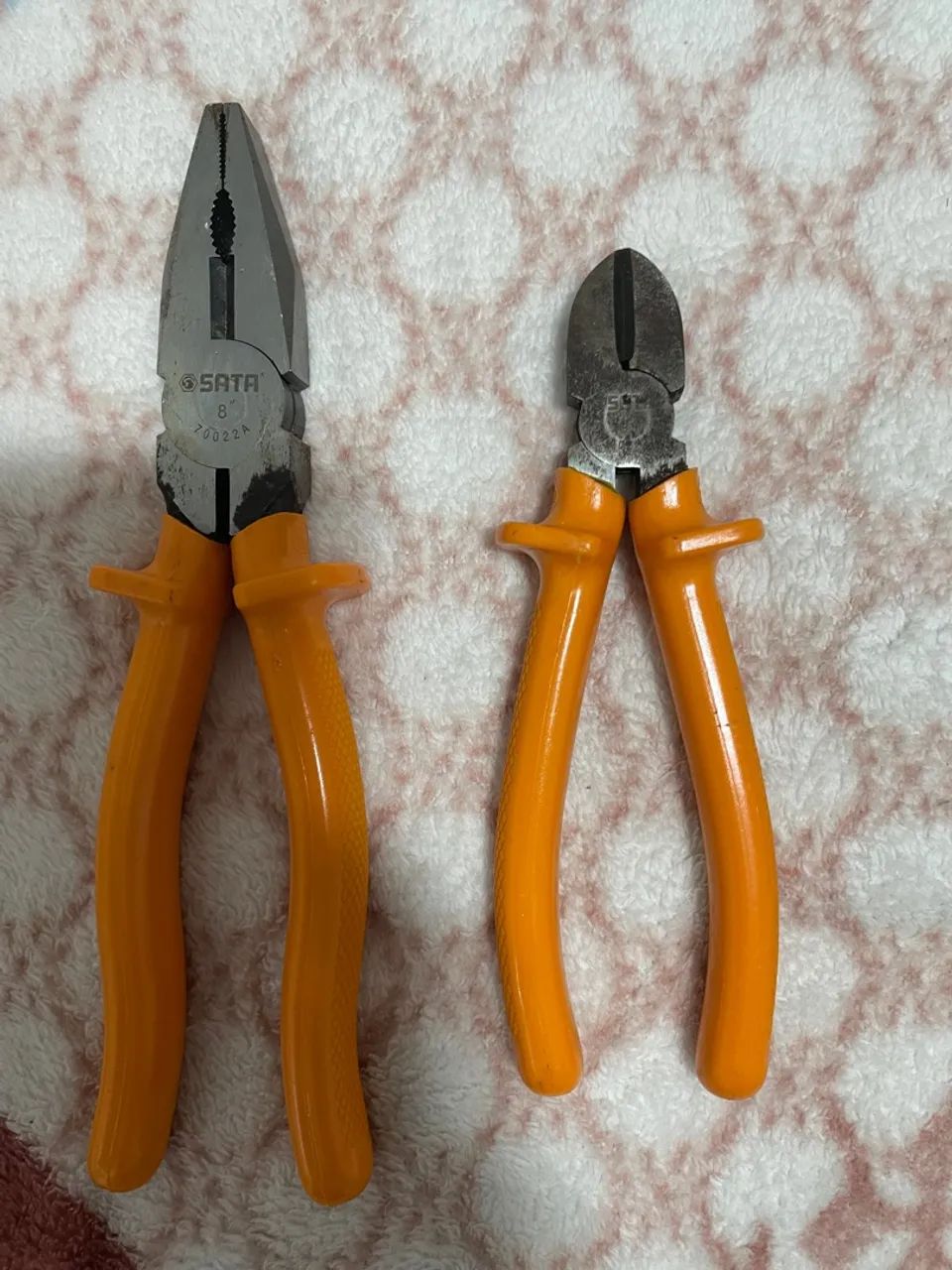 Alicates para trabalhos manuais