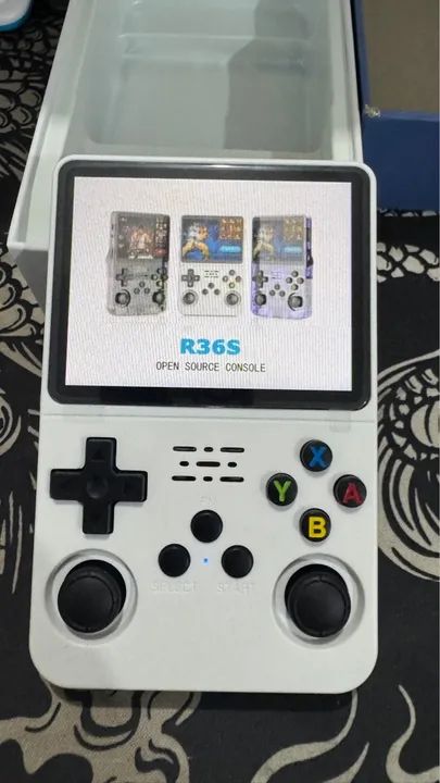 R36S Console retro portable 128 Go, plus de 20 000 jeux classiques integres, systeme Linux avec ecran HD MIPI IPS 3,5, appareil portable pour jeu et divertissement 3500 mAh (vert @ 128 Go