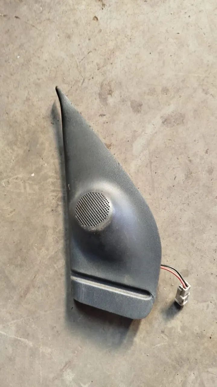 Acabamento interno esquerdo do retrovisor Palio 98 com tweeter 