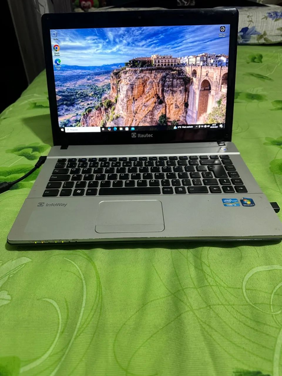 Notebook Itautec - Core i3 