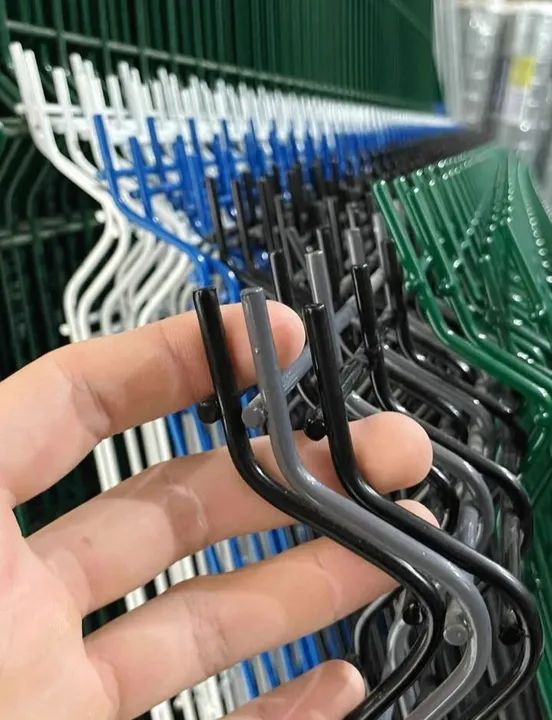 Painel gradil com revestimento em PVC de alta aderência / Gradil revestido 