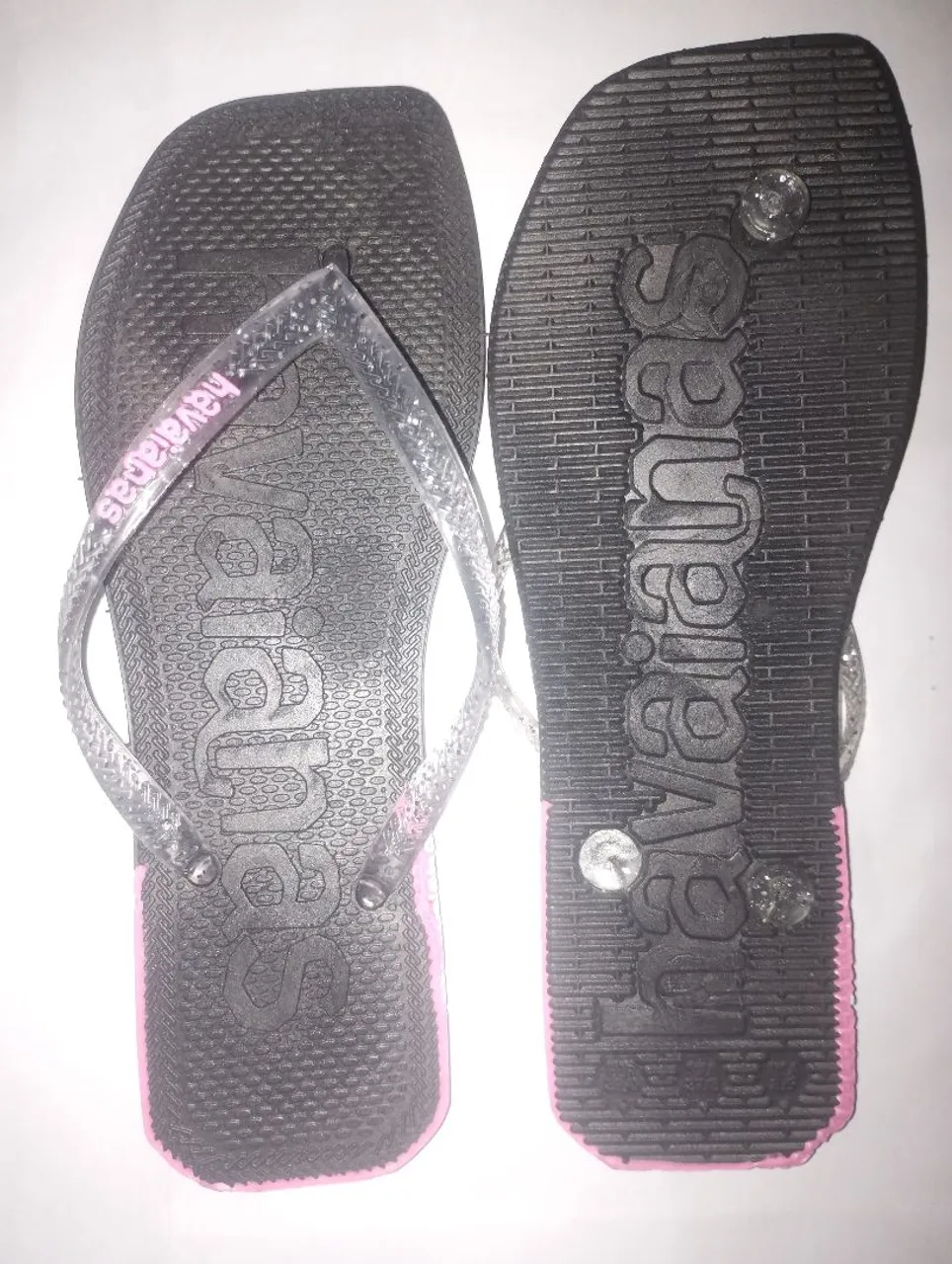 Chinelos Havaianas Preto com Detalhes Rosa