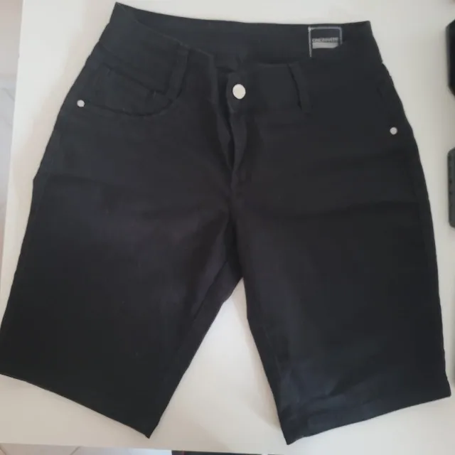 Short Até o Joelho Preto Cincinnati - Novo, Usado Apenas 2 Vezes!