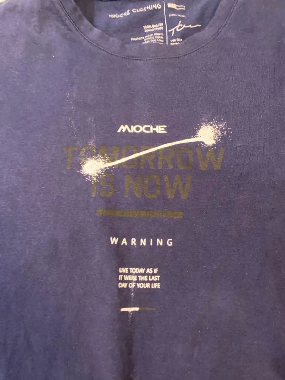 Camiseta básica mioche, com pequena estampa na frente  - Foto 2