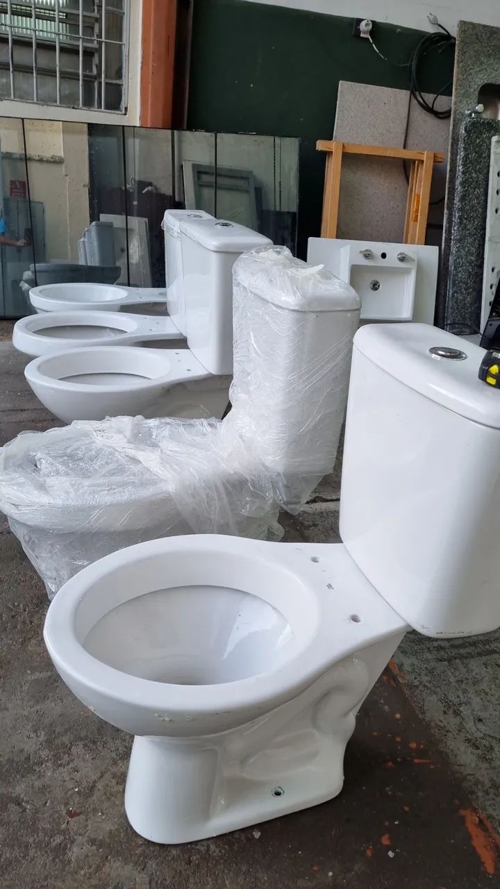 QUEIMA DE ESTOQUE Vasos Sanitários com caixa acoplada Novos Vários modelos - Foto 2