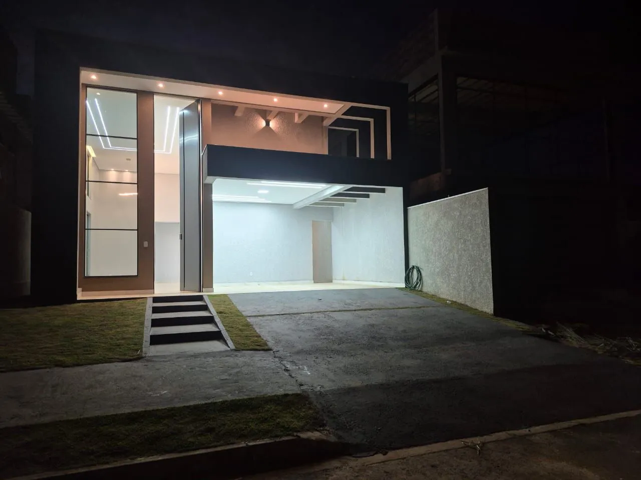 Casa térrea moderna no Residencial Villa Suiça