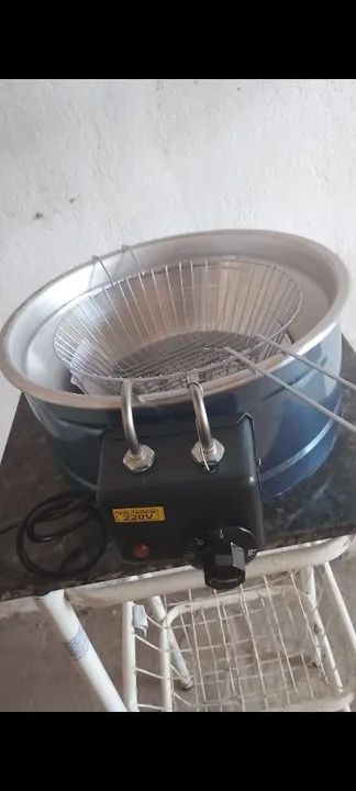 Fritadeira Elétrica nova sem uso, entrego dependendo de onde seja 