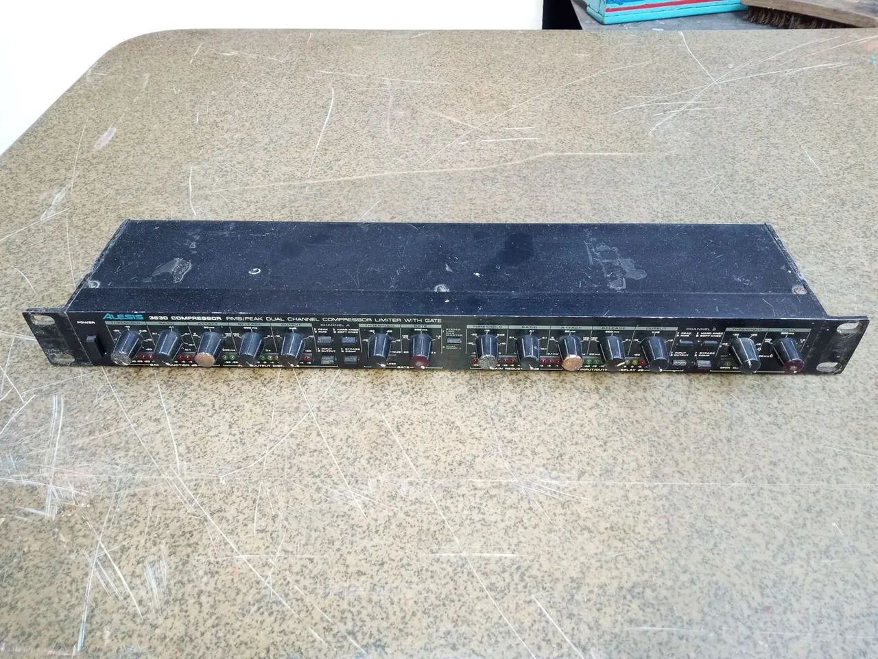 Compressor Alesis 3630 - Não Liga - Foto 4