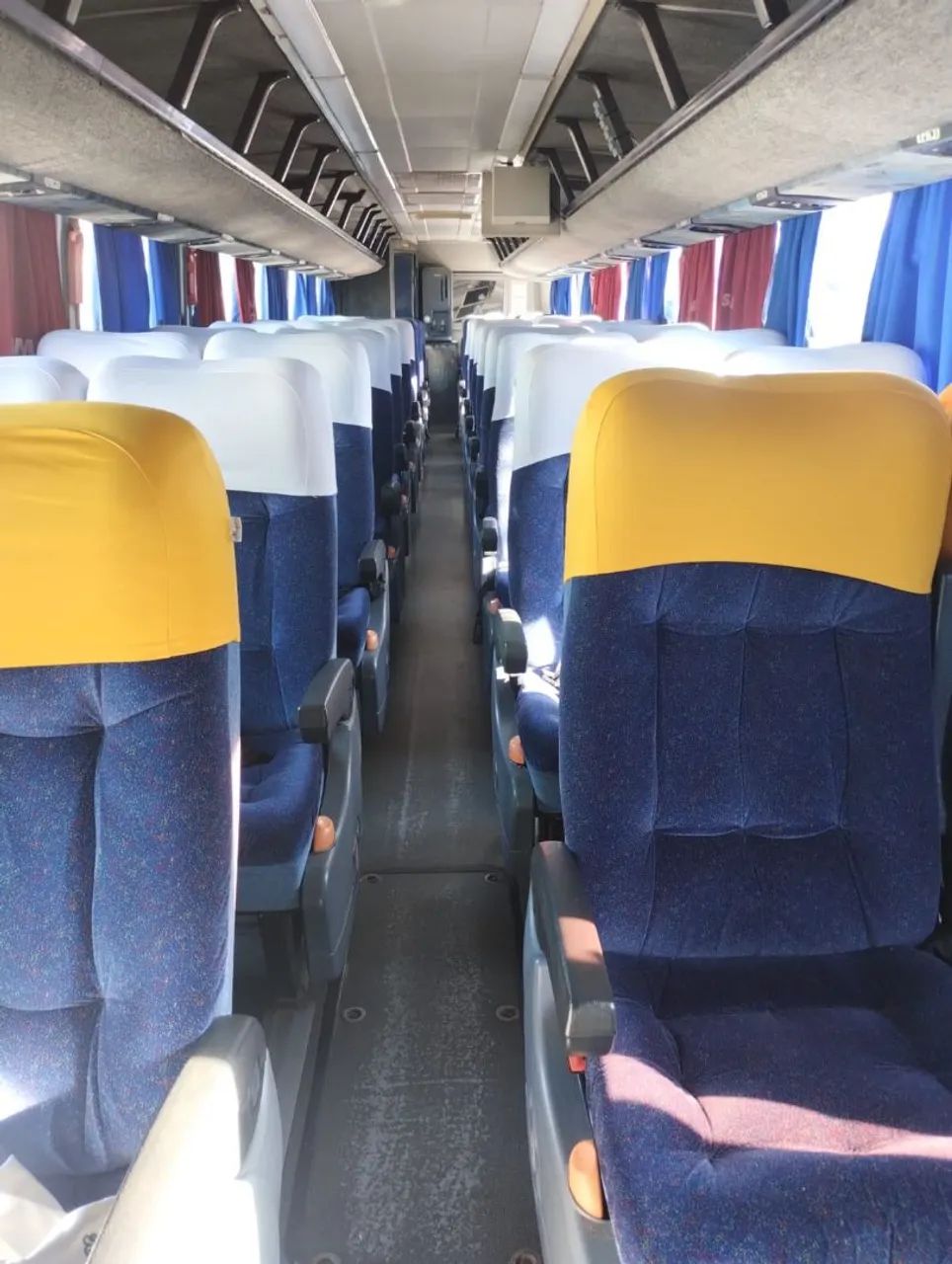 Vendo 02 ônibus em perfeito estado, rodando, manutenção em dia prontos para trabalhar. - Foto 12