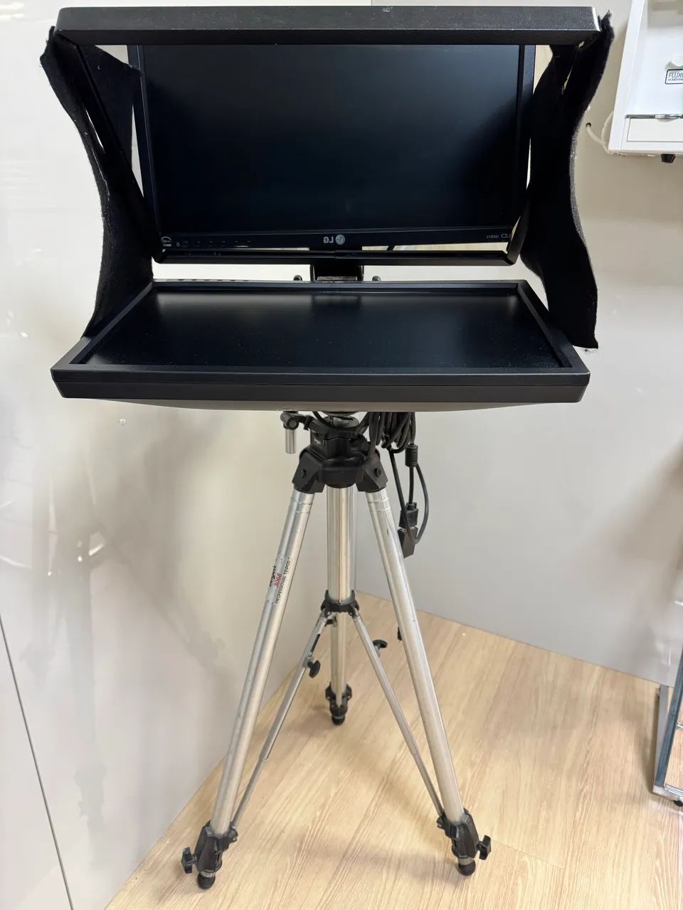 Teleprompter Hemon Profissional Completo + Monitor LG 29 Pol. + Tripé