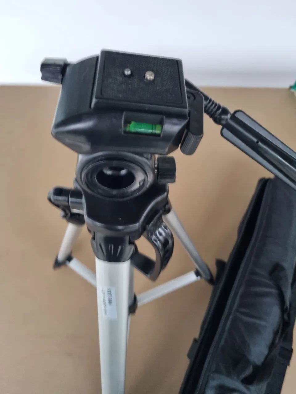 VENDO Tripés para câmera + 1 Bolsa de Transporte - Foto 2