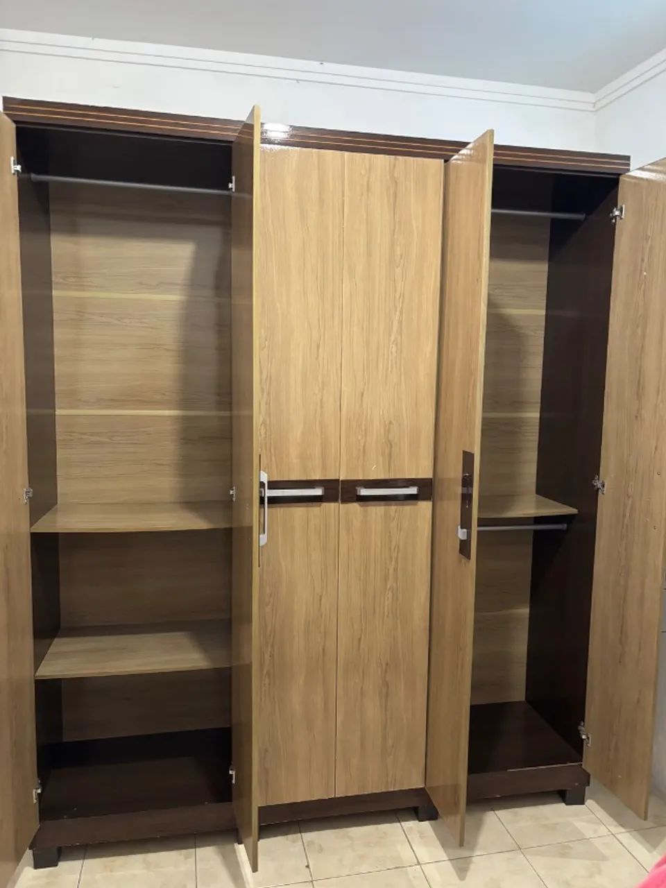 Guarda roupa 6 portas  - Foto 3