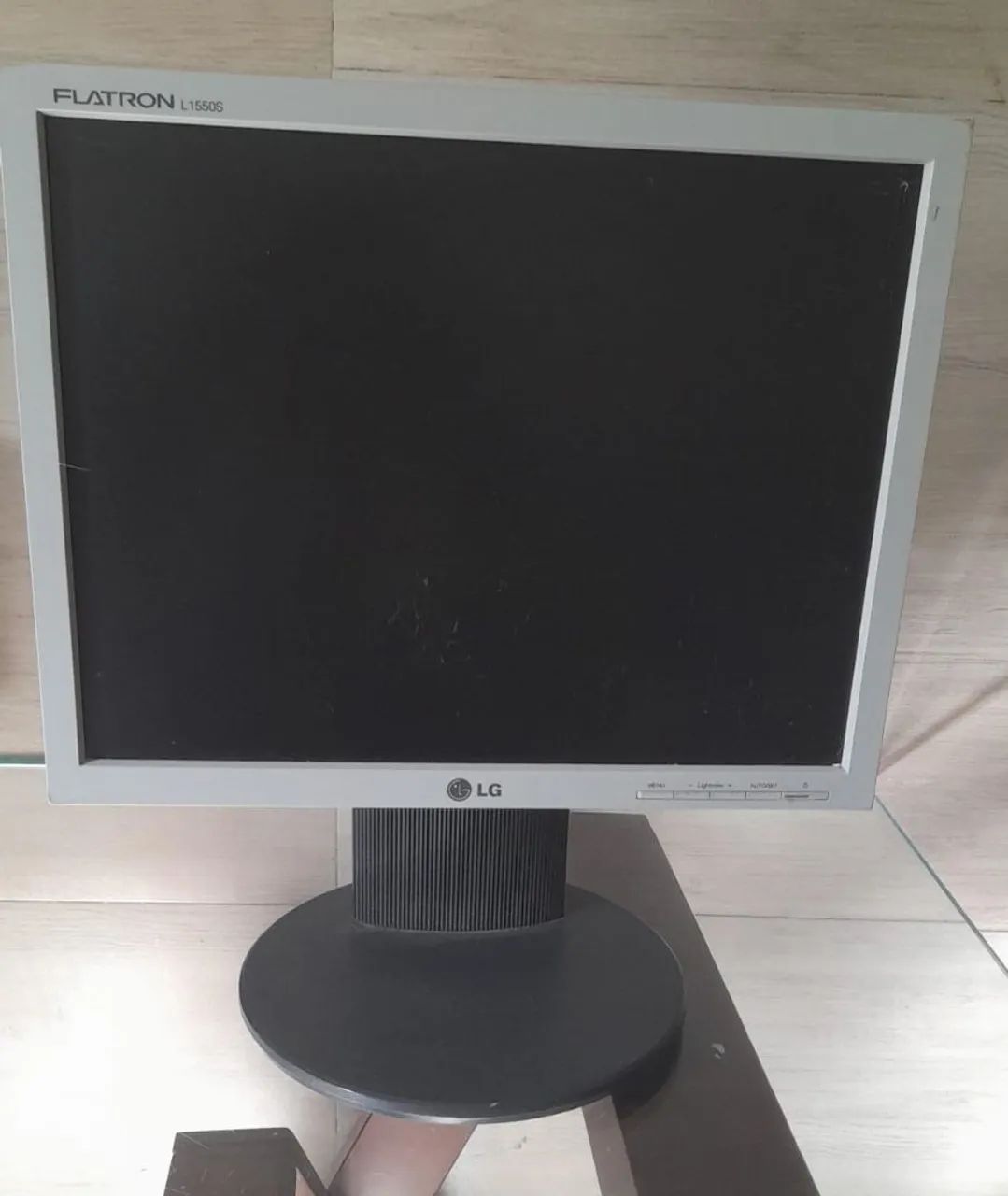 Monitor LG LCD 15 polegadas