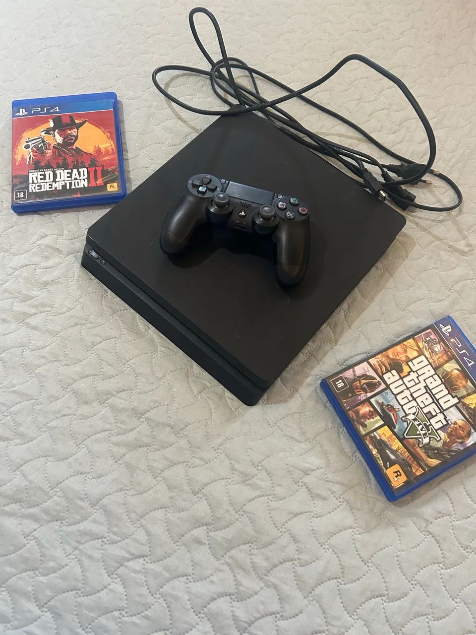 Vendo PS4 com dois jogos - Foto 4