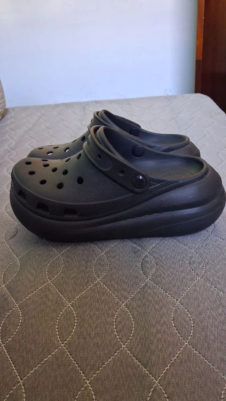 Crocs classic crush clog - Foto 2