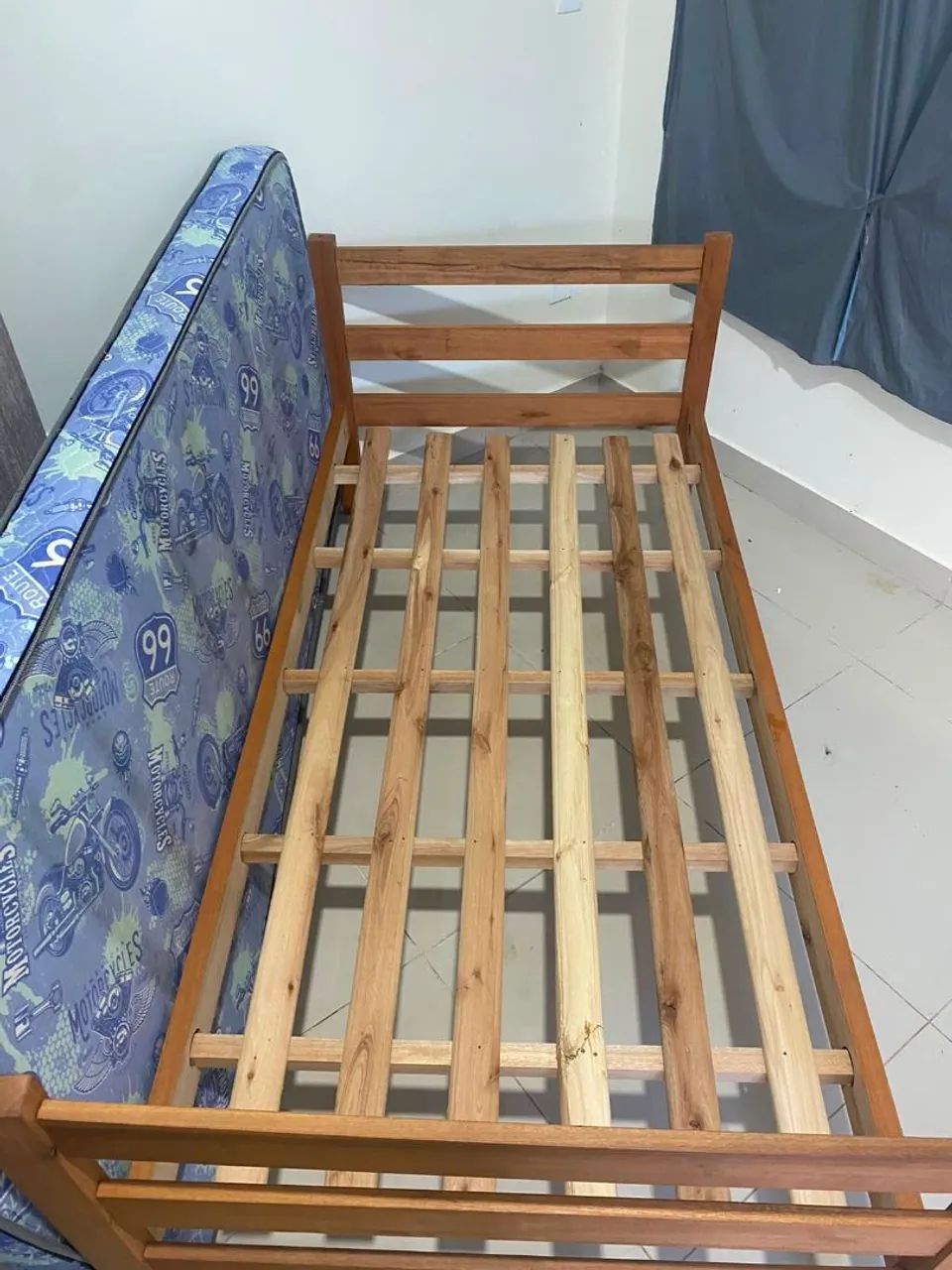 Cama de solteiro (colchão e cabeceira) - Foto 2
