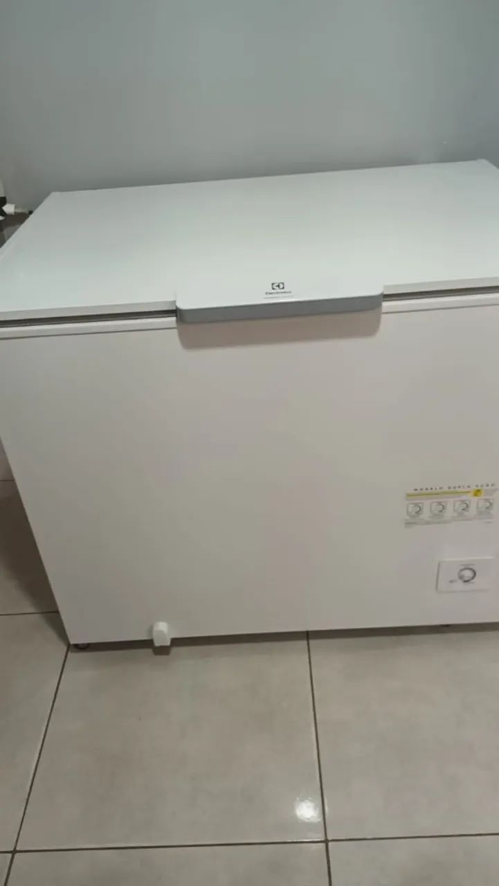 Vende-se freezer cônsul 
