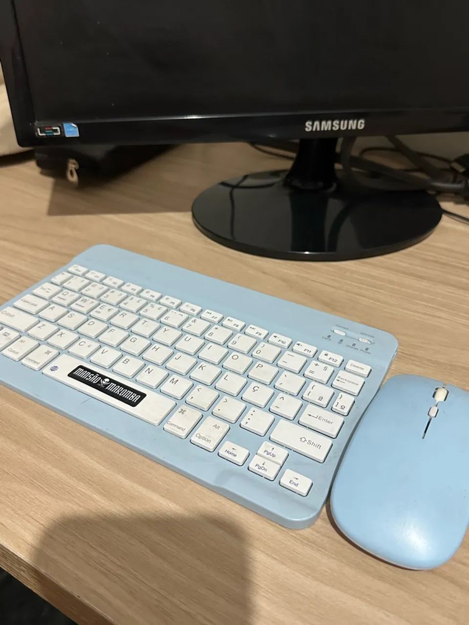 Teclado via Bluetooth 