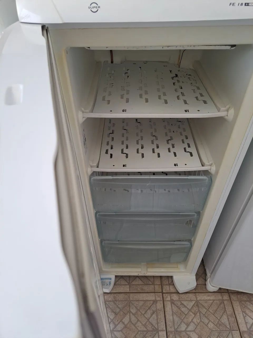 Freezer Electrolux  Super FE18 + entrega gratis em.Sorocaba. - Foto 3