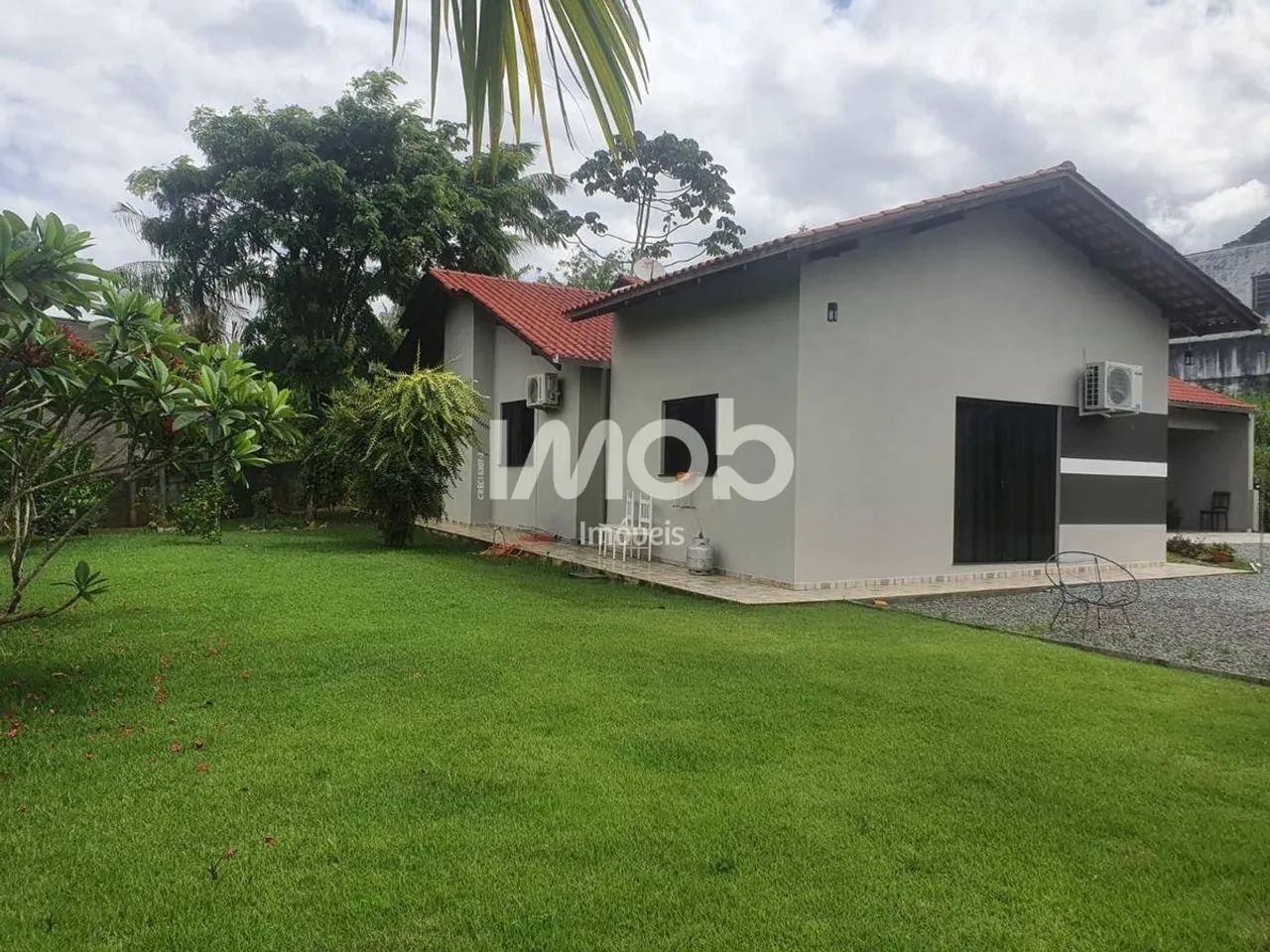 CASA COM 2 SUÍTES + 1 QUARTO, CENTRO DE CORUPÁ - Foto 2