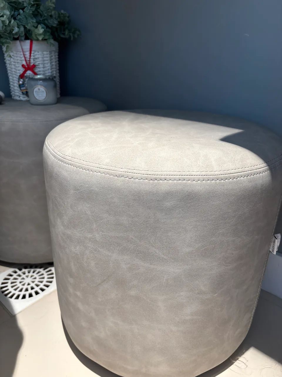 Puffs cinza novinhos tokstok