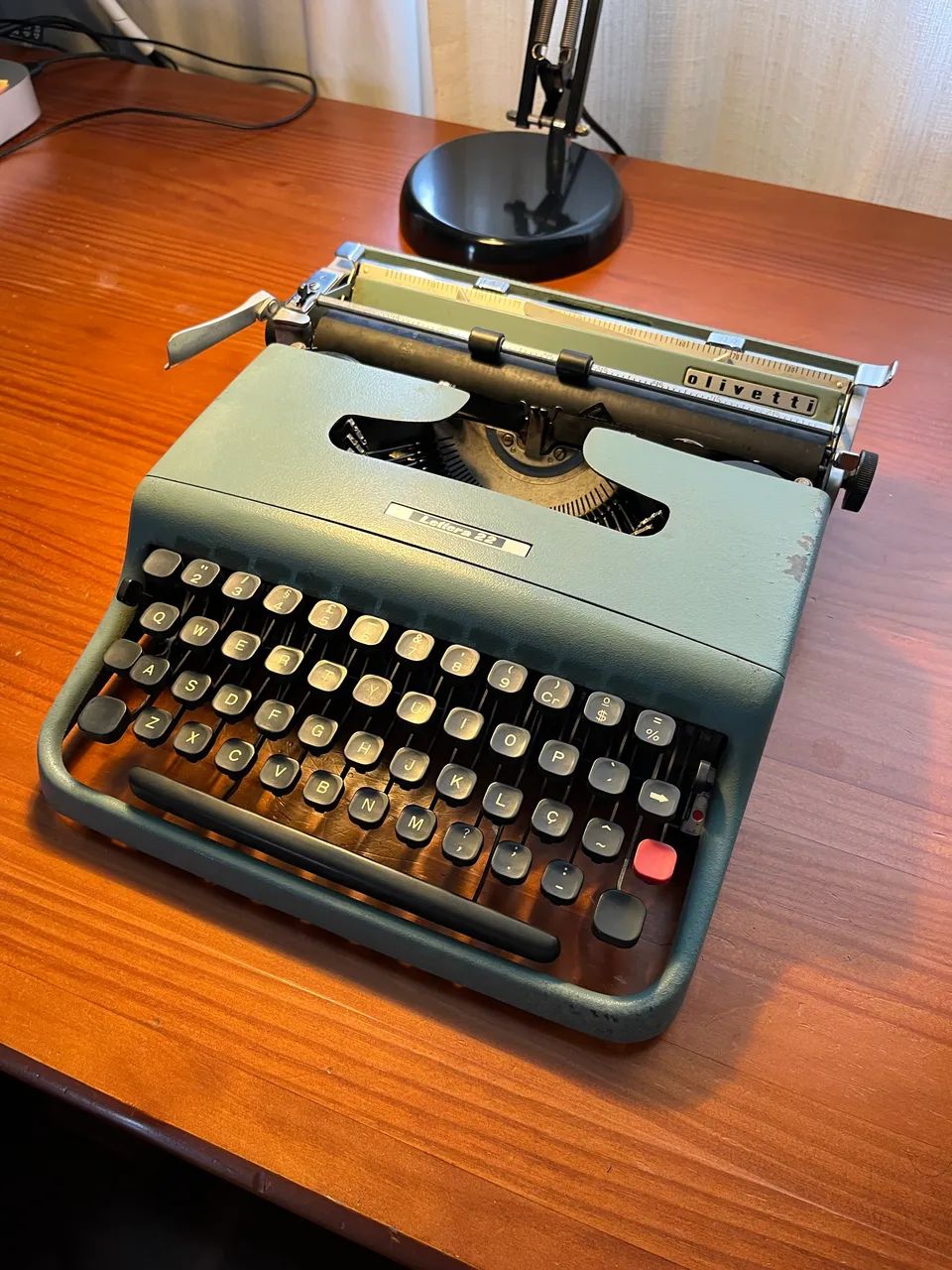 Máquina de escrever portátil Olivetti Lettera 22 - Foto 4