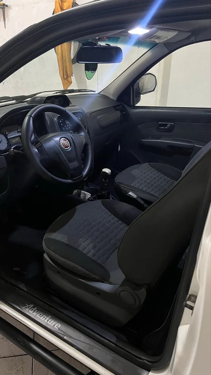 Fiat Strada Adventure 1.8/ 1.8 Locker Flex CE 2013 - Foto 2