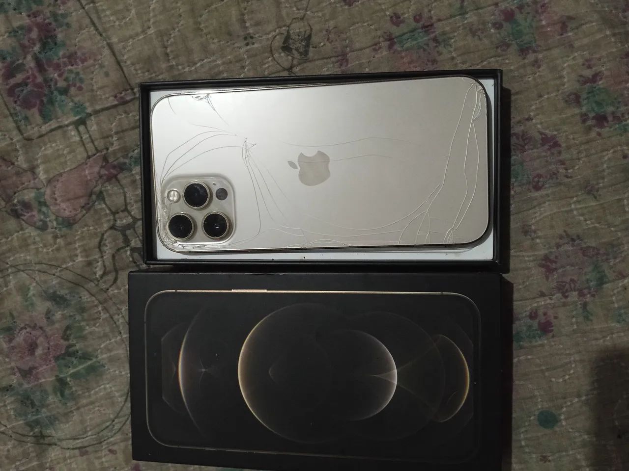 iPhone 12 pro Max 256gb - Celulares e Smartphones - Cavaleiro
