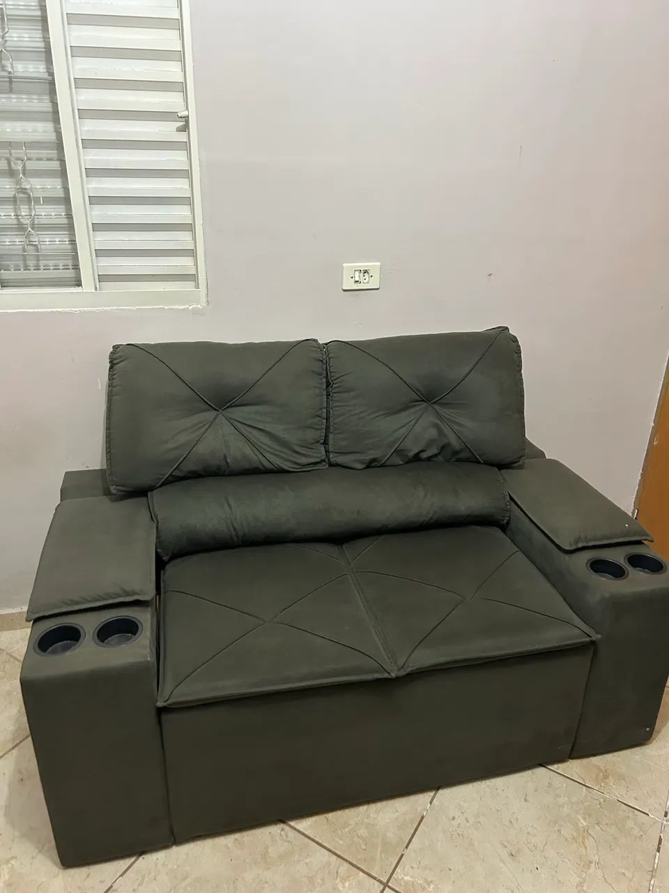Sofá retrátil 2 lugares reclinável suede - Foto 4