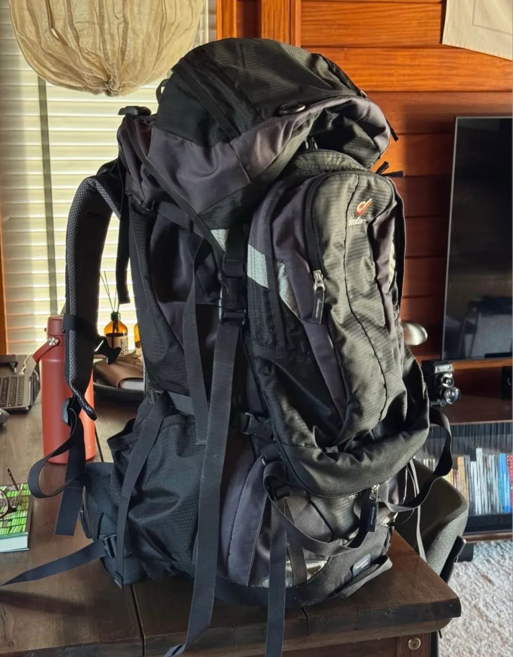 Mochila cargueira Deuter Quantum 70+10 - Foto 4