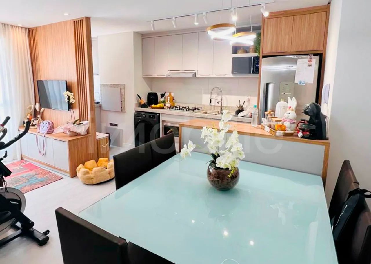 Apartamento semi-mobiliado no Edifício Residencial Alameda Itamirim