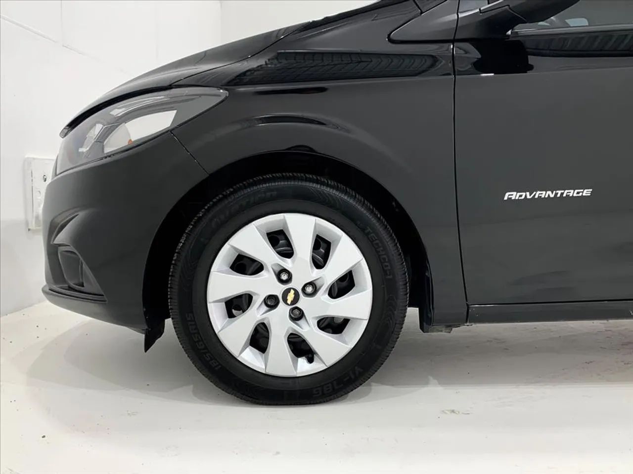 Chevrolet Onix Hatch Advantage 1.4 8V Flex Aut. 4P 2019 - Foto 3