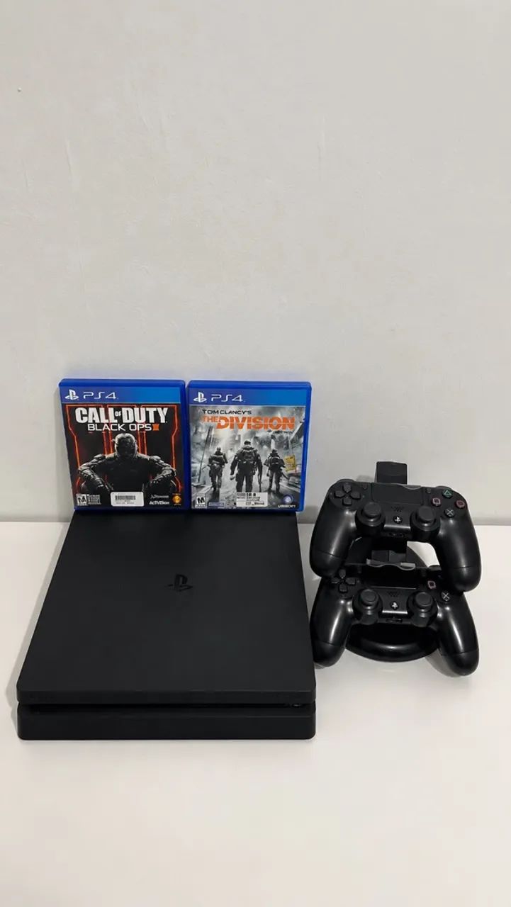 PS4 SLIM COM 2 JOGOS + 2 CONTROLES 