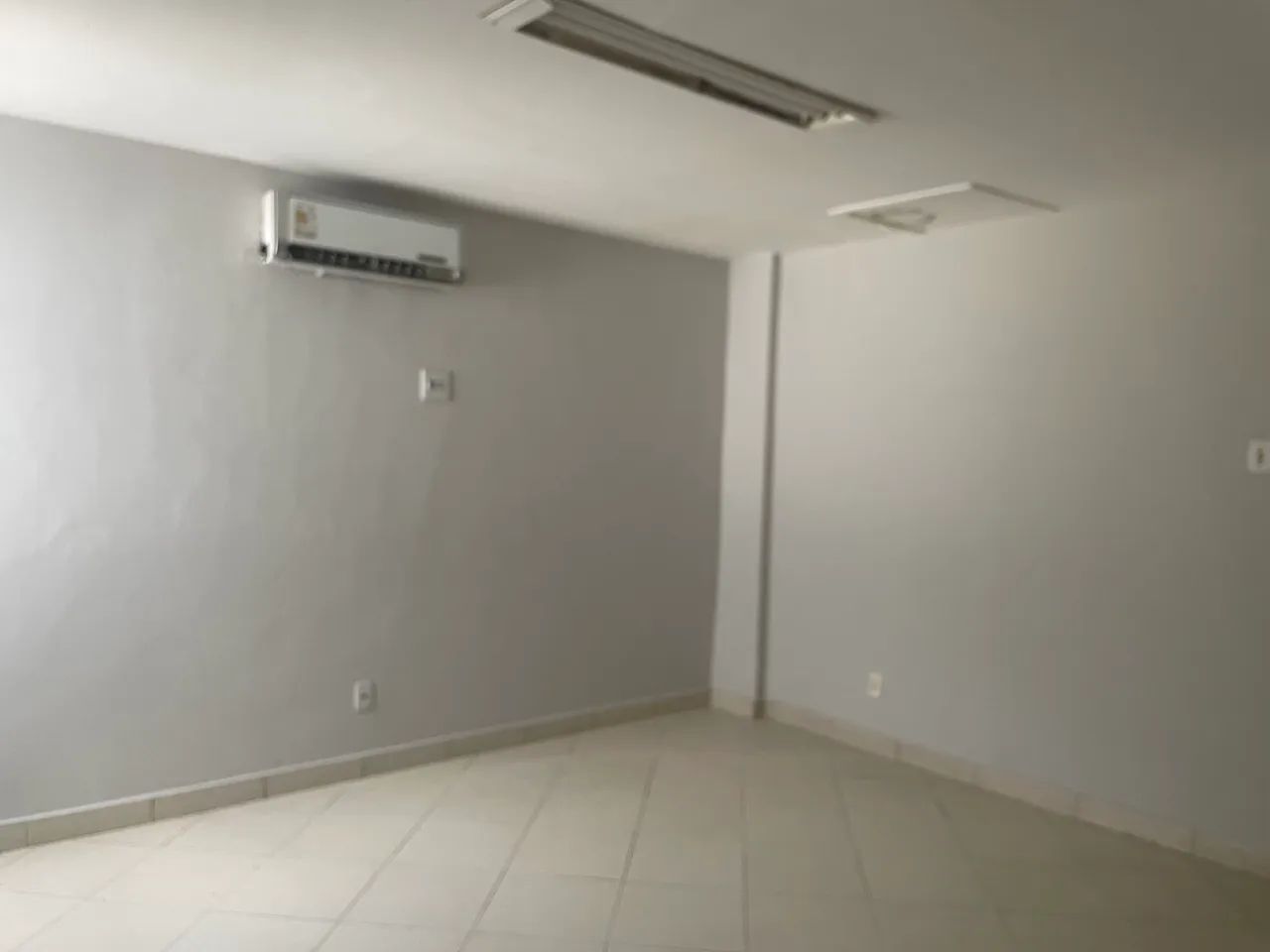 Alugam-se Salas Comerciais diversas metragens No Umarizal. 