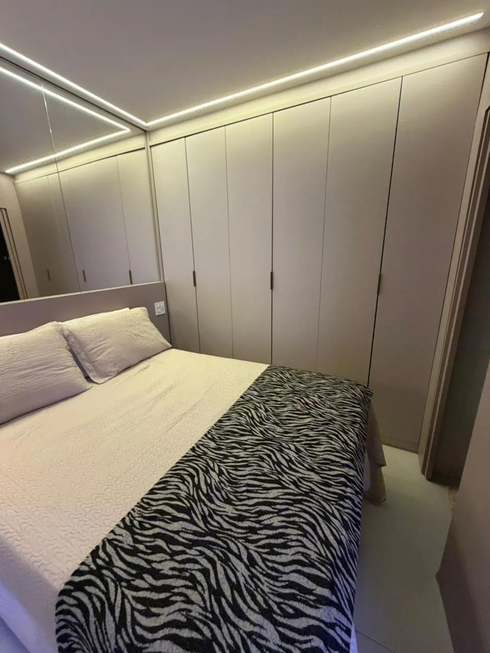 Lindo Quarto e Sala Mobiliado no Coração da Asa Sul - Foto 2
