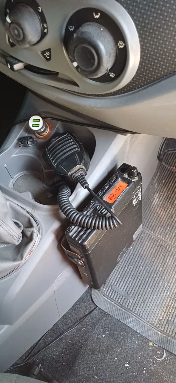 Vendo rádio px ótimo e completo 