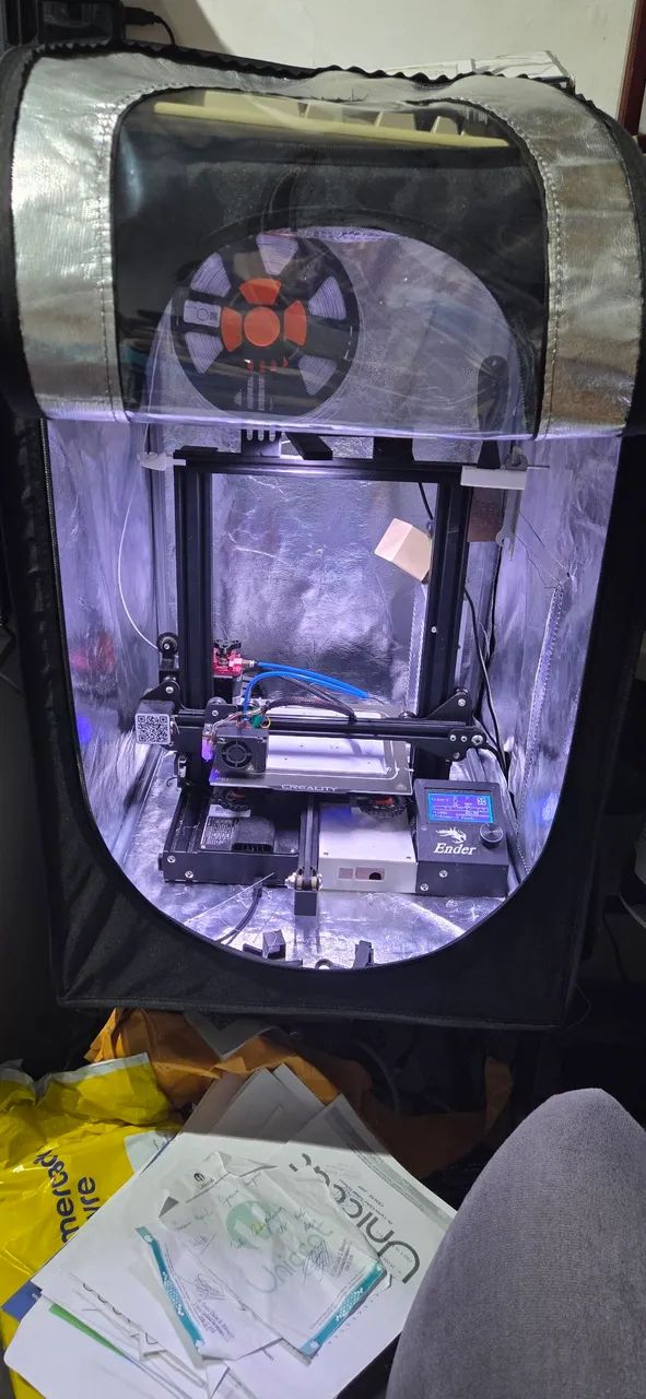 Impressora 3D Ender 3 da Creality com gabinete. - Foto 2