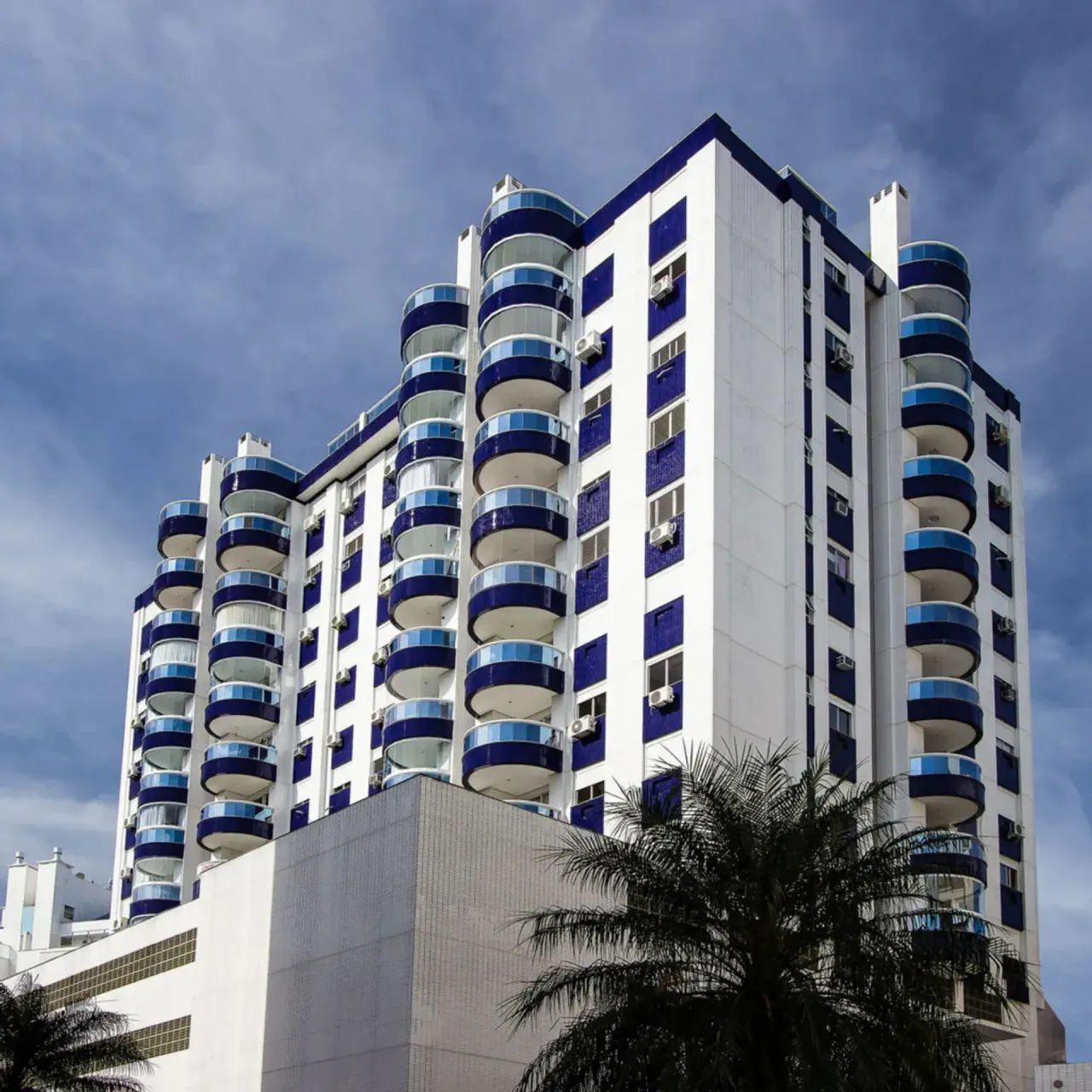 Apartamento mobiliado de 2 quartos com uma suíte e 74m privativos no Itacorubi em Florianó - Foto 2