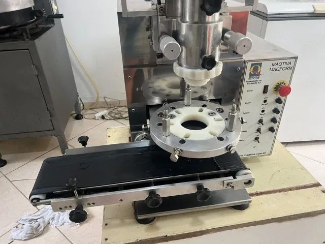 Maquina de salgados, formatadora Maqtiva Maqform 5.0